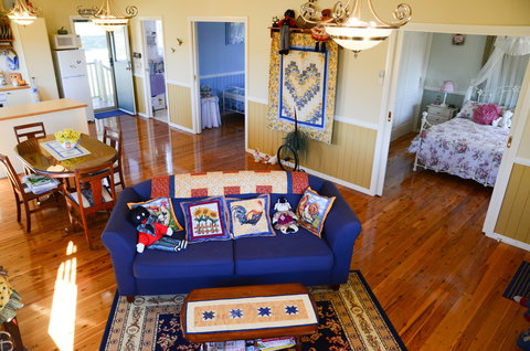 Milford Country Cottages - Holiday Find 0