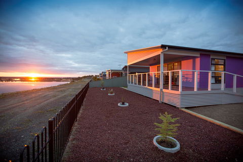 Rivers Edge Caravan Park - Holiday Find 0