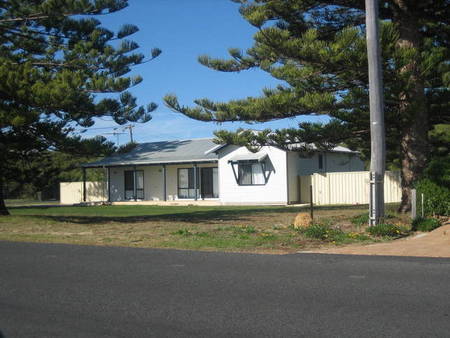 Busselton Beachfront - Holiday Find 0