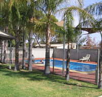 Merredin Caravan Park  Av-A-Rest Village - Holiday Find