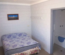 Balranald Caravan Park - Holiday Find 1