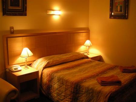 Desert Sand Motor Inn - Holiday Find 2