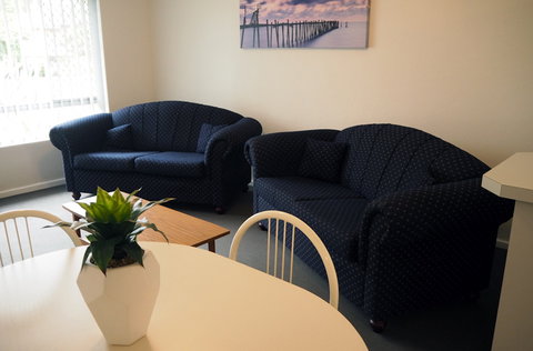 Budget Apartments Como South Perth - Holiday Find 6