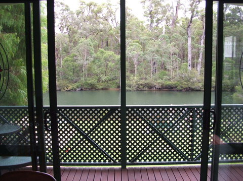 Riverview Tourist Park - Holiday Find 3