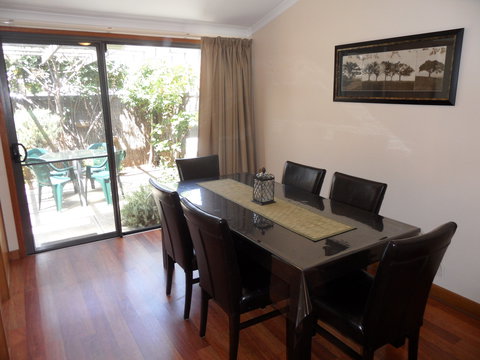 Adelaide Serviced Accommodation - Archer Townhouse - Holiday Find 1