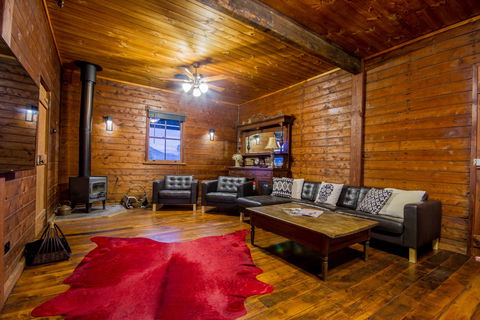 Blaxland's Cottage - Holiday Find 1