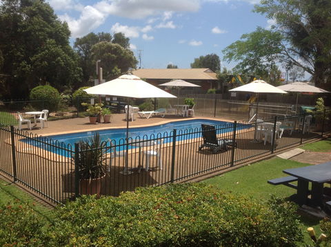 Bundaberg East Cabin And Tourist Park - Holiday Find 0