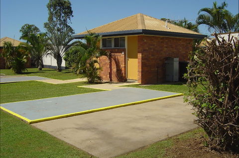 Bundaberg East Cabin And Tourist Park - Holiday Find 1