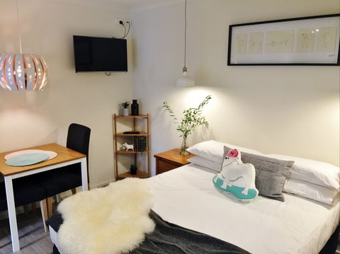 Canberra Furnished Accommodation - Holiday Find 1