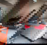 Cedar Creek 2 - Holiday Find