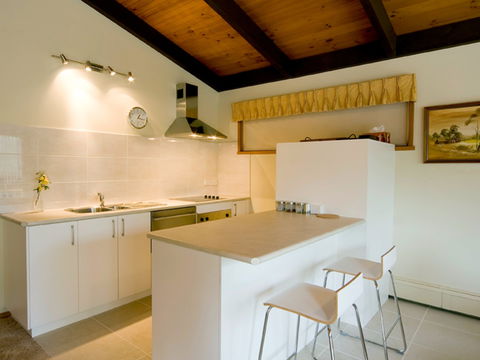 Chisholm Heights CBD Accommodation - Holiday Find 2