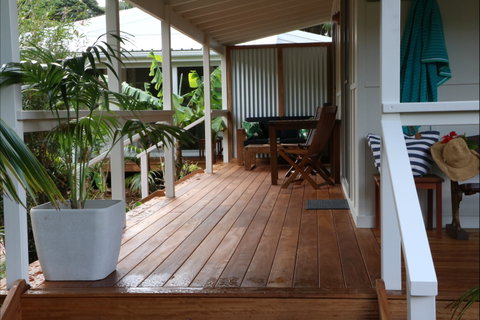Lagoon Landing - Holiday Find 1