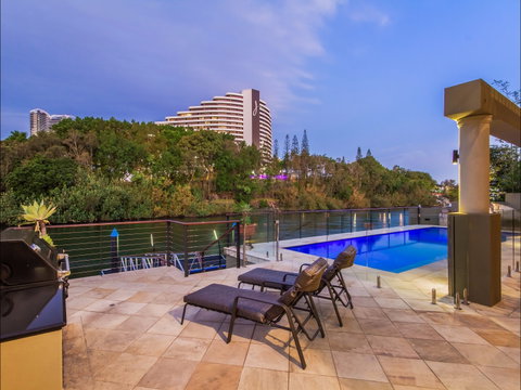Lakeland Keys Broadbeach - Vogue Holiday Homes - Holiday Find 0