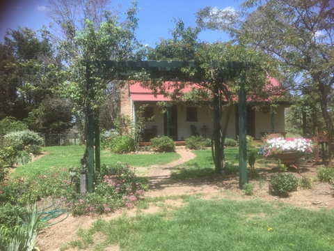 Red Hill Cottage - Holiday Find 1