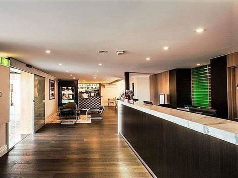 The Waverley International Hotel - Holiday Find 0