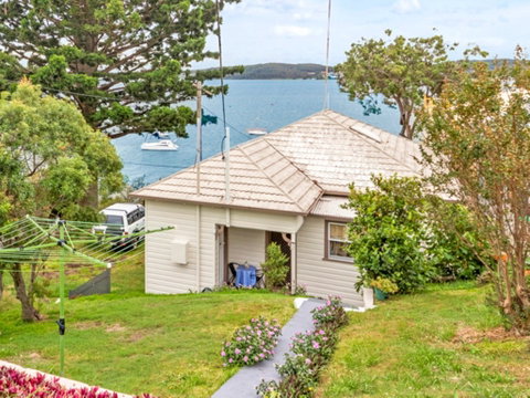Tommy's Lakehouse - Holiday Find 1