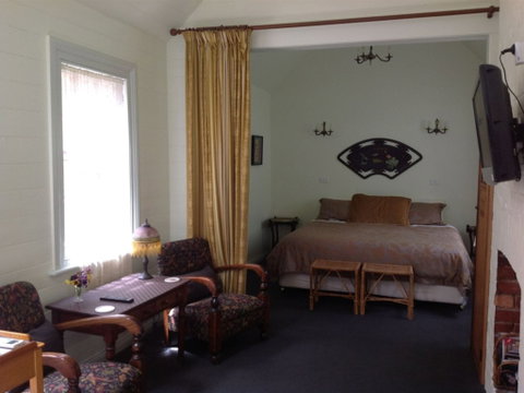 Werndee Accommodation - Holiday Find 2