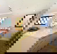 Australia Towers - Holiday Find