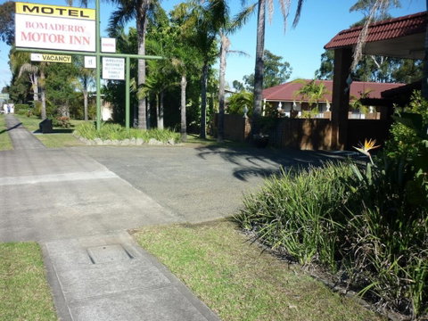 Bomaderry Motor Inn - Holiday Find 0