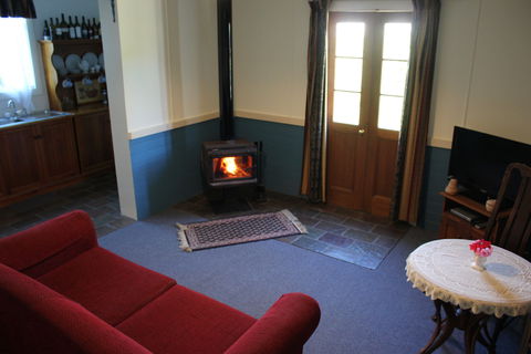 Coonawarra's Pyrus Cottage - Holiday Find 1