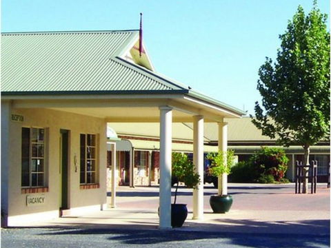 Country Gardens Motor Inn - Holiday Find 0