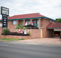 Crescent Motel - Holiday Find