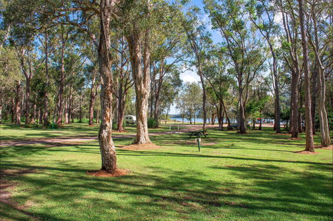 Diamond Waters Caravan Park - Holiday Find 1