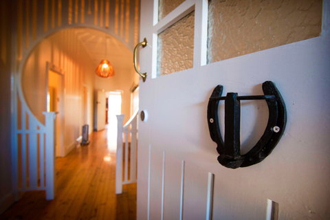 Doreen's - Holiday Find 0