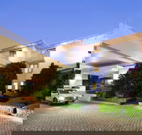Ramada by Wyndham Diplomat Canberra - Holiday Find