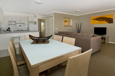 South Pacific Apartments - Holiday Find 0