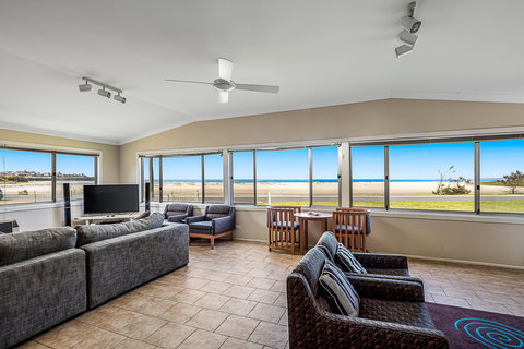 Beach Haven - Holiday Find 0