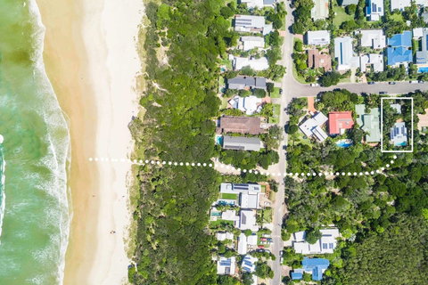 Beach Chalet - Holiday Find 2