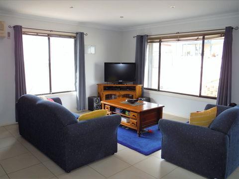 Bowsprit - Holiday Find 1