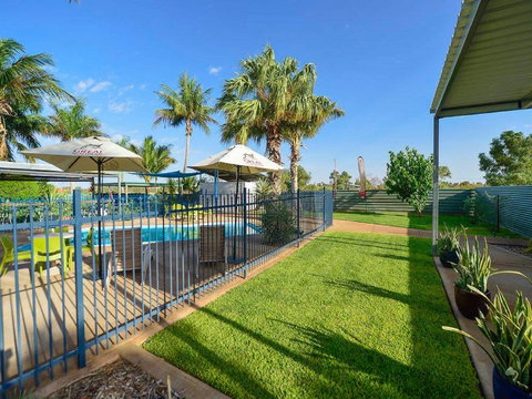 Devils Marbles Hotel - Holiday Find 1