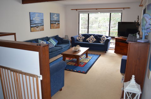 Echostayz Blenheim Beach House - Holiday Find 1