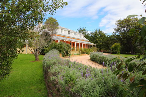 Fitzroy Inn Historic Retreat - Mittagong - Holiday Find 0