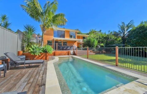 Flynns Beach Retreat - Holiday Find 0