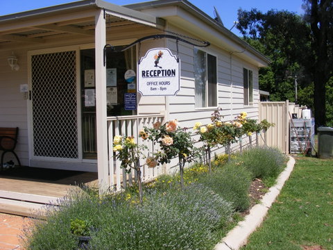 Fossickers' Tourist Park - Holiday Find 0