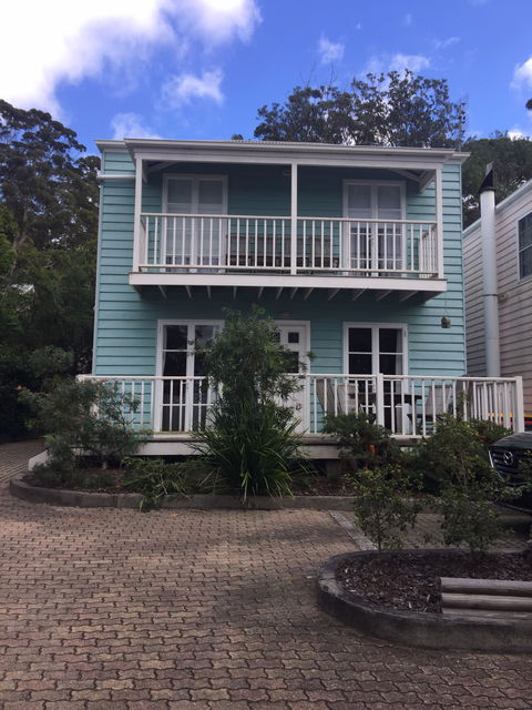 Hyams Beach Green Whaler - Holiday Find 0