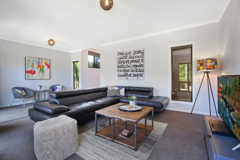 Luminosa - Holiday Find 0