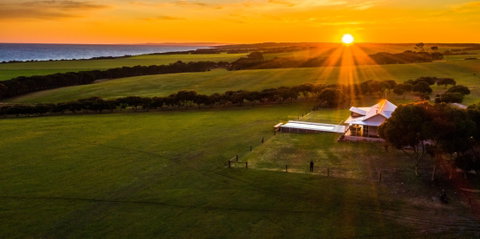 Mistere On Kangaroo Island - Holiday Find 1