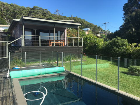 Poolside At Hyams - Holiday Find 1