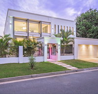Riviera Waters Broadbeach - Vogue Holiday Homes - Holiday Find