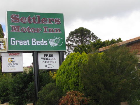 Settlers Motor Inn - Holiday Find 0