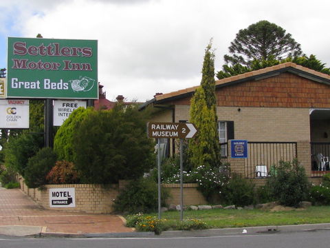 Settlers Motor Inn - Holiday Find 2