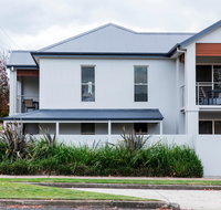 Stay Bathurst - Holiday Find