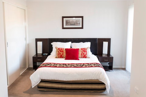 Stay Bathurst - Holiday Find 1