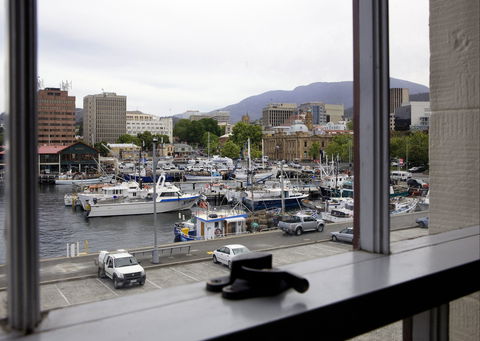 Sullivans Cove Apartments - Harbourside - Holiday Find 1