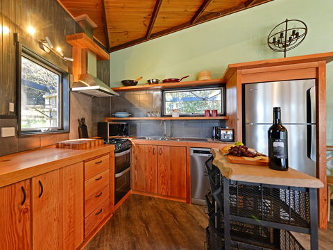 Taylors Bay Cottage - Holiday Find 1