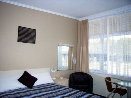 Bairnsdale Main Motel - Holiday Find 4